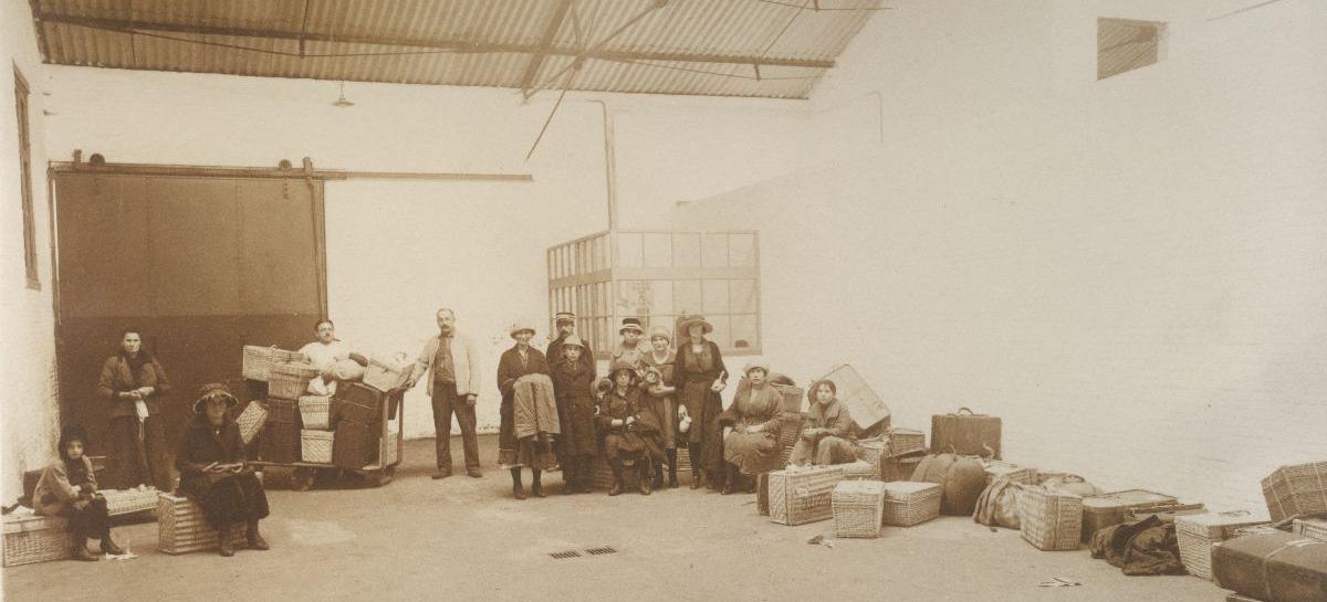 Landverhuizers in de Loods Foto van landverhuizers in de Loods