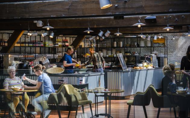 sfeerbeeld van museumcafé