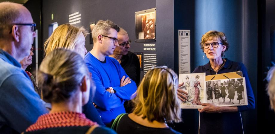 Groepsbezoek aan het museum